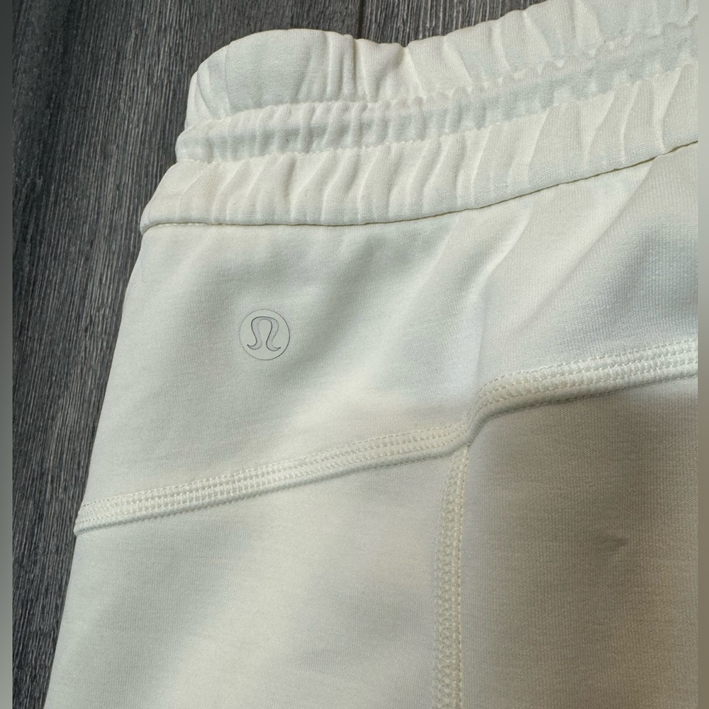 Lululemon Softstream High Rise Shorts - Picture 3 of 7